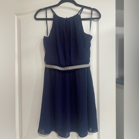 IZ BYER Navy Blue Junior’s dress with belt. - Picture 2 of 8